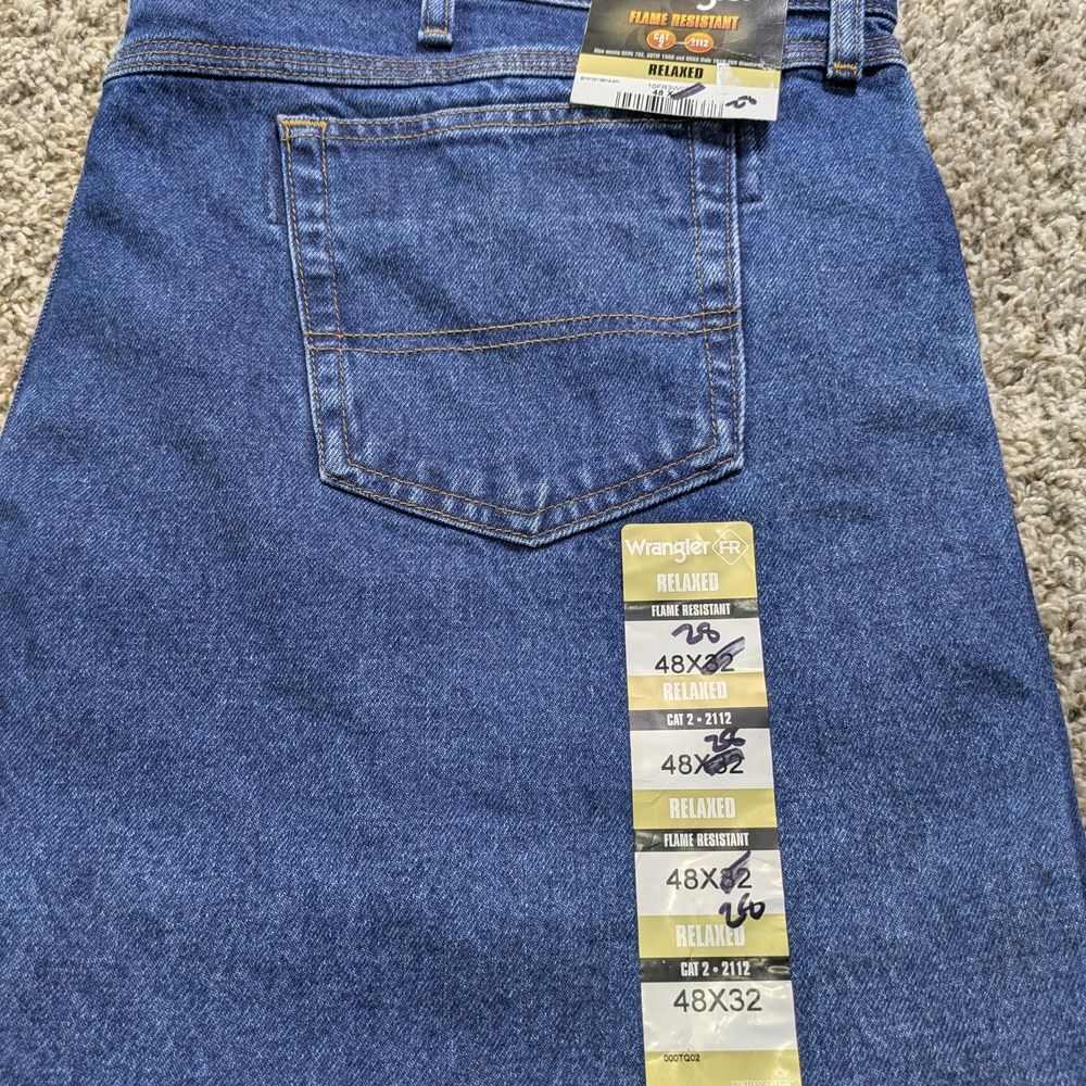 NWT Wrangler Flame Resistant Men's  Relaxed Fit Jeans 48x28 Workwear
